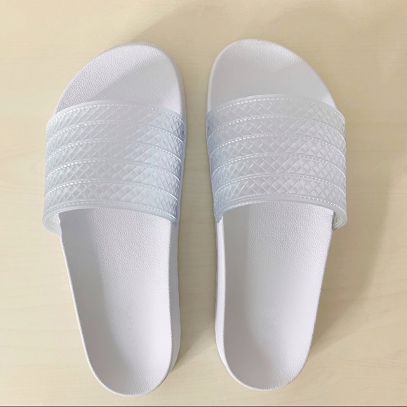 NEW Natalie Slip Ons- in White - Picture 2 of 5